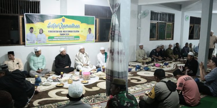 GELAR SAHUR BERSAMA, PJ BUPATI HSS PERERAT SILATURAHMI DENGAN MASYARAKAT