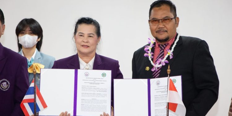 BUKA KESEMPATAN BELAJAR DI LUAR NEGERI, SMKN 2 KANDANGAN TANDATANGANI MOU BERSAMA R-TECH COLLEGE BANGKOK, THAILAND