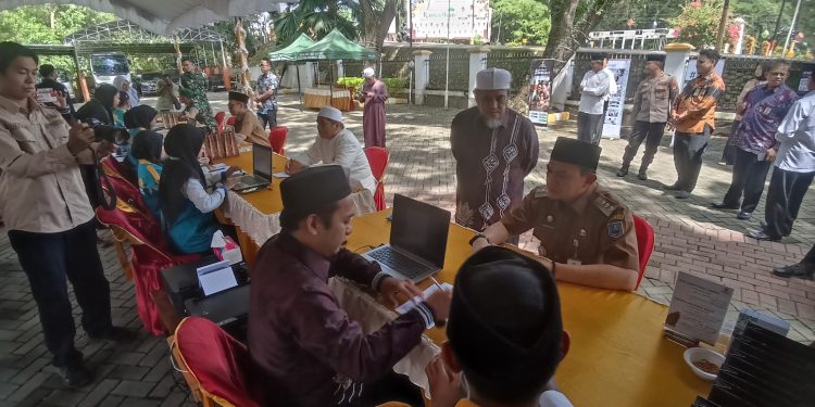 PJ. BUPATI AWALI PENYERAHAN ZIS KE BAZNAS 2024, BERSAMA PEJABAT, ASN, LEMBAGA PEMERINTAH & SWASTA