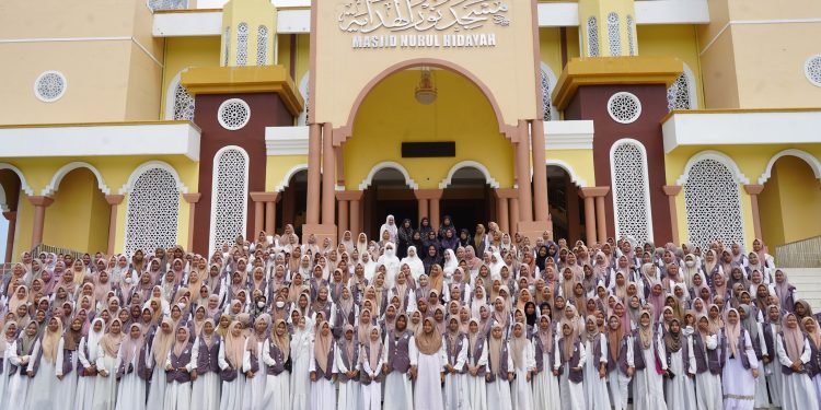 PERINGATAN HAUL UMMUL MU’MININ SAYYIDAH KHADIJAH AL-KUBRA BERSAMA ORGANISASI DAERAH ISKAN BANAT