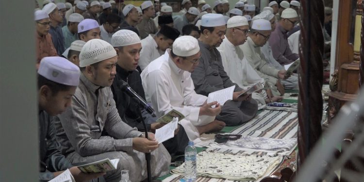 RAIH BERKAH RAMADHAN, PJ. BUPATI SEMPATKAN I’TIKAF BERSAMA JAMAAH MASJID AR-RAUDHAH