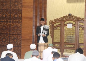 WAKILI PJ. BUPATI, SEKDA LAKSANAKAN SHOLAT IED PERTAMA DI MASJID NURUL HIDAYAH ISLAMIC CENTER KANDANGAN