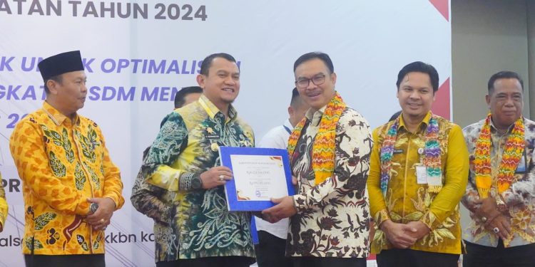 PENJABAT BUPATI HSS DRS. H. HERMANSYAH, MM, HADIRI RAKERDA PROGRAM BANGGA KENCANA DAN PENURUNAN STUNTING: KOMITMEN KUAT UNTUK KESEHATAN MASYARAKAT