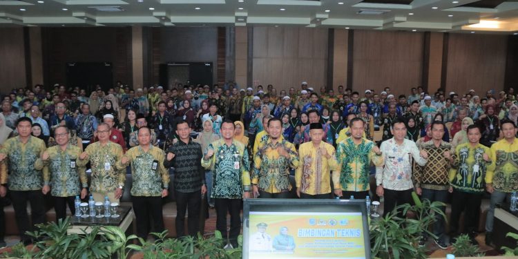 PJ BUPATI HSS BUKA BIMTEK BPD, SAMPAIKAN AGAR TERUS BERSINERGI DAN MENJADI MITRA KEPALA DESA DALAM MEMBANGUN SERTA MENSEJAHTERAKAN DESA