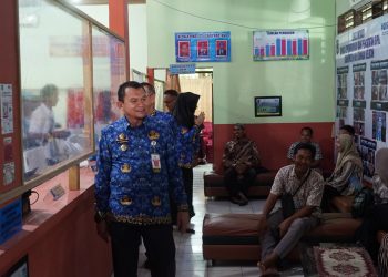 PASTIKAN PELAYANAN PUBLIK OPTIMAL USAI LEBARAN, PJ BUPATI HSS KUNJUNGI SEJUMLAH PERANGKAT DAERAH DI KAB HSS