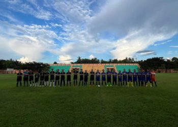 PERTANDINGAN PERSAHABATAN SEPAK BOLA PEMERINTAH KABUPATEN HULU SUNGAI SELATAN VS. PONDOK PESANTREN DALWA PASURUAN: SEMANGAT PERSAUDARAAN DI LAPANGAN HIJAU
