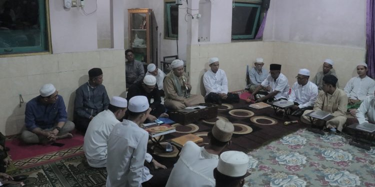 KEGIATAN KEAGAMAAN BERKAH: PJ BUPATI HSS HADIRI KHATMUL QURAN DI DESA PANDULANGAN