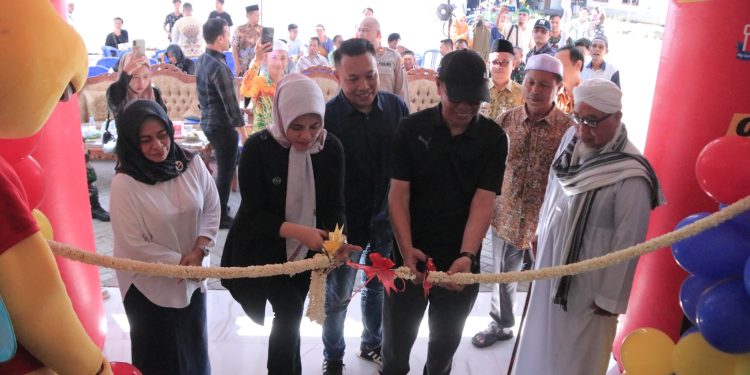 PERESMIAN GERAI ALFAMART NAGARA, TUNJANG PRODUK UMKM DAN PENYERAPAN TENAGA LOKAL