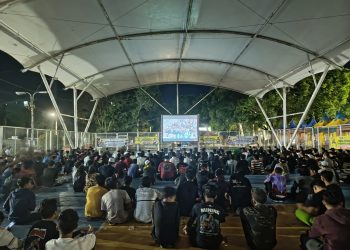 NONTON BARENG PERTANDINGAN SEPAK BOLA TIMNAS, DISPORAPAR KAB.HSS GELAR LAYAR LEBAR UNTUK MASYARAKAT HSS