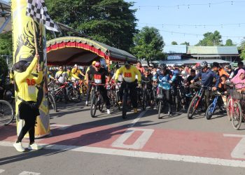 BUKA KEGIATAN GOWES HALAL BIHALAL BERRAMU, PJ BUPATI HARAPKAN MASYARAKAT GEMAR BEROLAHRAGA DEMI TINGKATKAN KESEHATAN