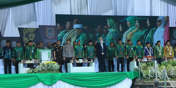 PJ. BUPATI HSS HADIRI PUNCAK PERINGATAN HUT KABUPATEN BALANGAN KE -21