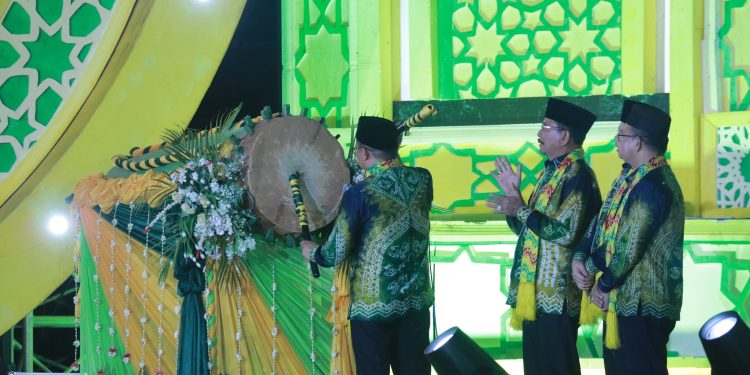 PJ. BUPATI HSS HADIRI PEMBUKAAN MTQ NASIONAL TINGKAT PROVINSI KALSEL KE 35 DI BUMI RUHUI RAHAYU KAB.TAPIN