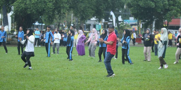 SEMANGAT PAGI, PEMERINTAH KABUPATEN HSS GELAR SENAM BERSAMA ASN