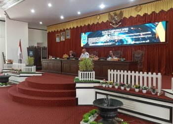 WAKILI PJ. BUPATI, SEKDA SAMPAIKAN TANGGAPAN EKSEKUTIF TERHADAP PEMANDANGAN UMUM FRAKSi-FRAKSII DPRD HSS