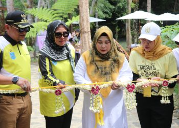 PJ BUPATI HSS HADIRI PERESMIAN KAMPUNG ANGGREK DALAM RANGKA PERINGATI HARI KEANEKARAGAMAN HAYATI