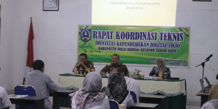 PJ. BUPATI DRS. H. HERMANSYAH, MM DORONG DIGITALISASI IDENTITAS KEPENDUDUKAN DI HSS