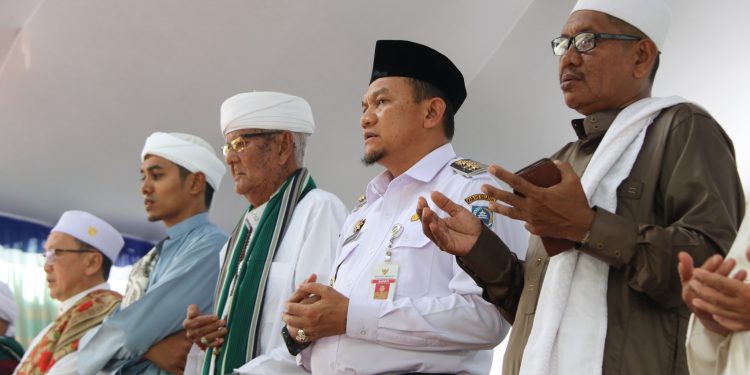 KEHADIRAN PJ. BUPATI HSS DALAM HAUL ANAK SULTHAN BANJAR, MEMUPUK KEBERSAMAAN PEMERINTAH DAERAH, TOKOH AGAMA DAN MASYARAKAT