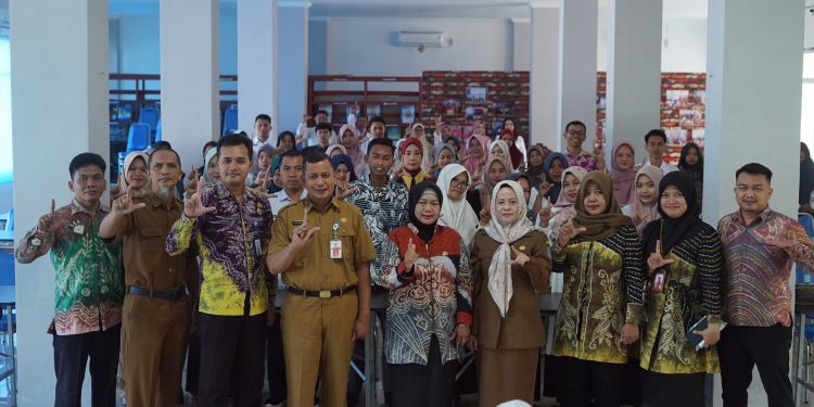 PENGELOLA PERPUSTAKAAN SE-KAB HSS IKUTI SOSIALISASI PEMBINAAN PERPUSATAKAAN OLEH DISPERSIP PROV KALSEL