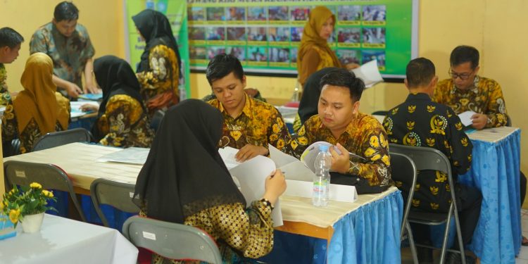 MASUK 5 BESAR LOMBA DESA SE-KALSEL, DESA AMAWANG KIRI MUKA JALANI TAHAP KLARIFIKASI LAPANGAN PADA LOMBA DESA TINGKAT PROVINSI KALSEL TAHUN 2024