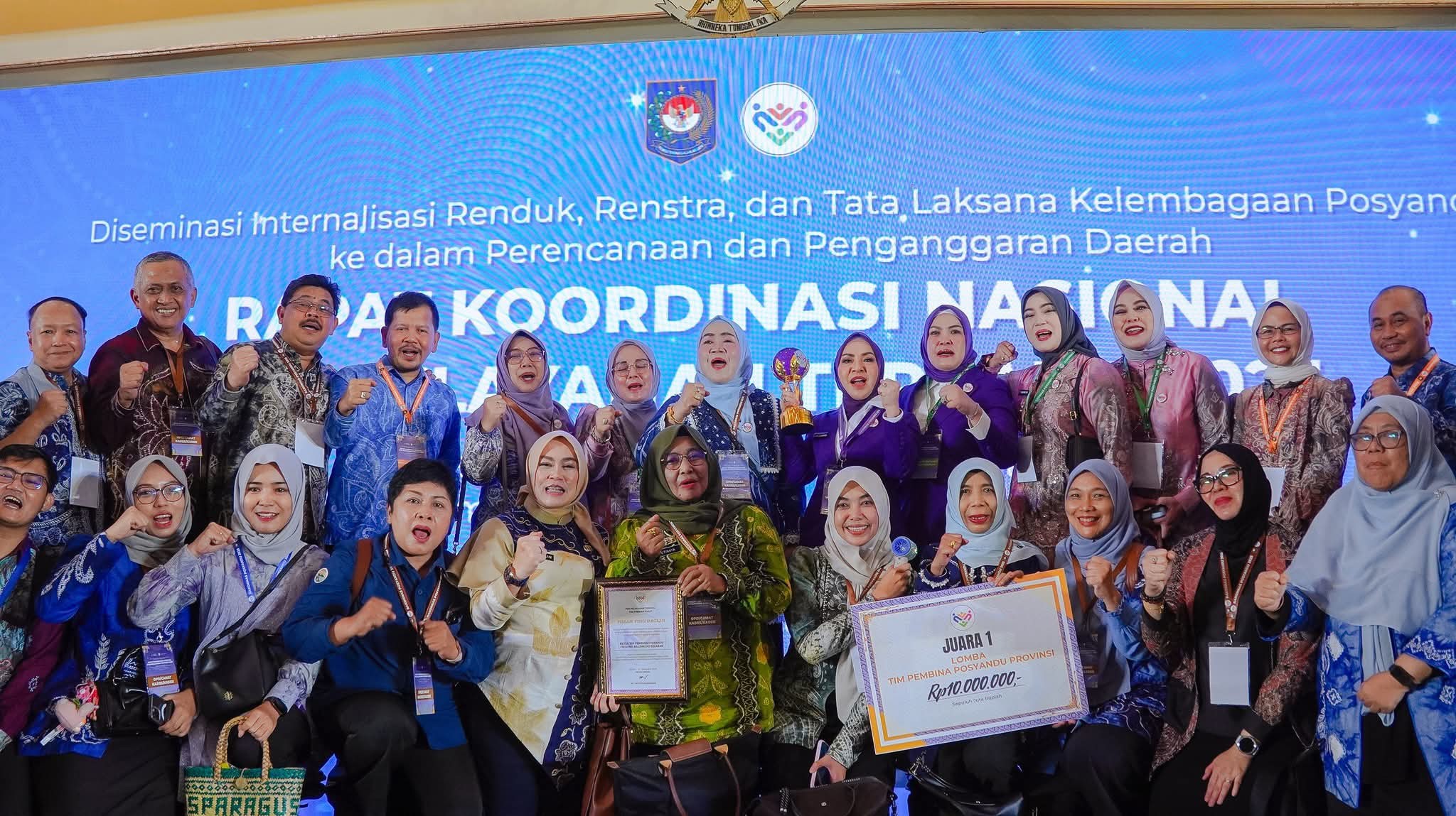 KETUA TP POSYANDU HSS HJ. TATA SYAFRUDIN NOOR HADIRI RAKORNAS POSYANDU 2025 DI JAKARTA