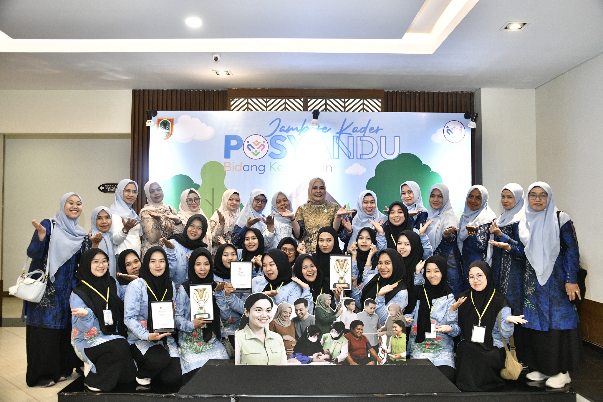 KADER POSYANDU HSS RAIH PRESTASI DI JAMBORE KADER POSYANDU TINGKAT PROVINSI KALSEL