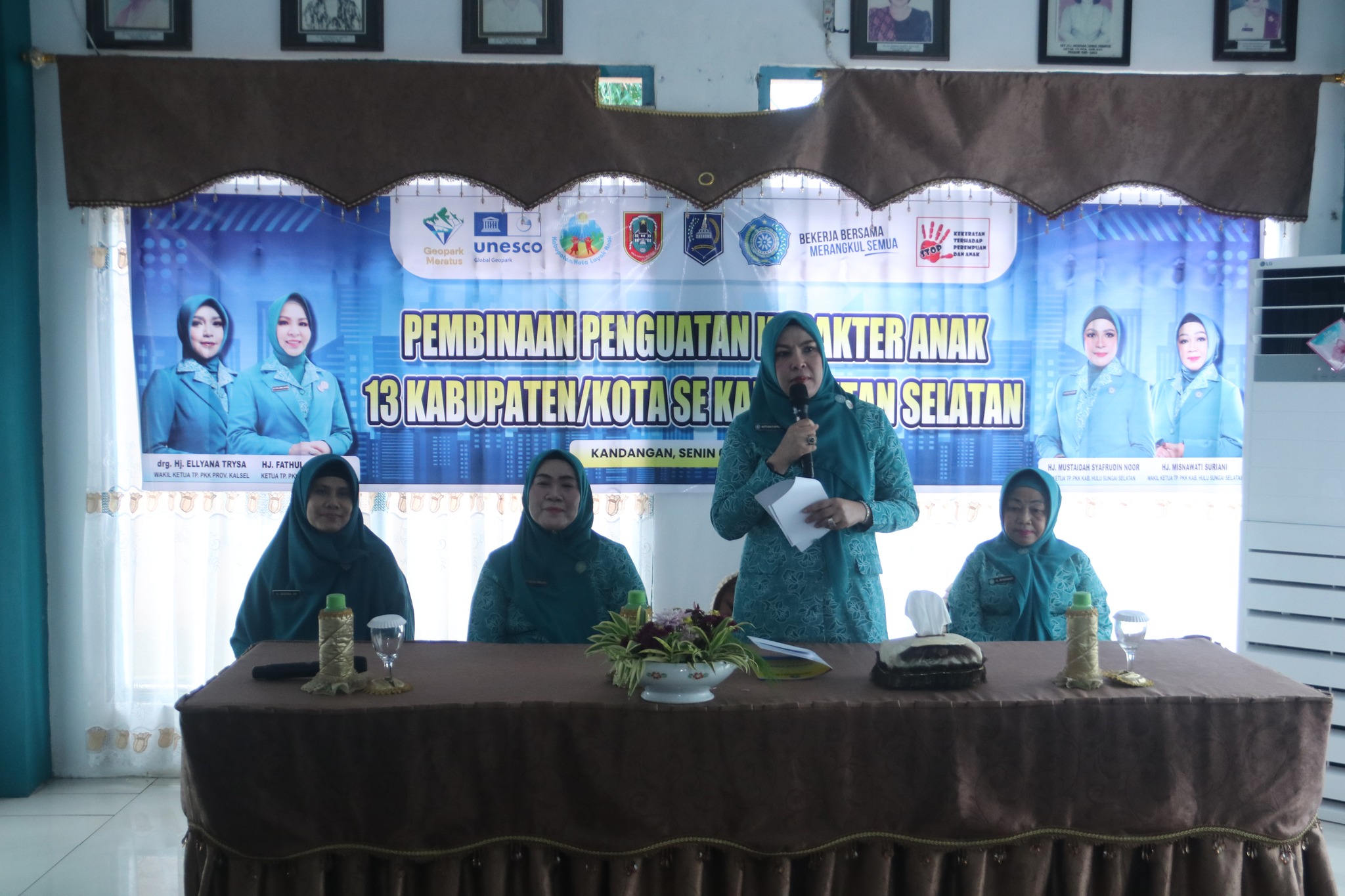 PERKUAT KARAKTER ANAK DAN REMAJA, KETUA TP PKK HSS HADIRI PEMBINAAN PENGUATAN KARAKTER ANAK