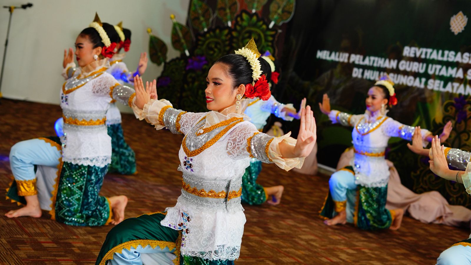 DUKUNG PELESTARIAN NILAI DAN FILOSOFI BANUA, WABUP HSS HADIRI REVITALISASI TARI BANJAR