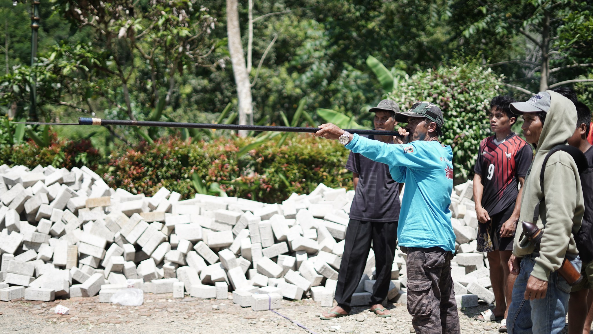 MERIAHKAN HARI KEDUA, FESTIVAL BUDAYA MERATUS 2025 SUGUHKAN PERMAINAN TRADISIONAL PENUH KETANGKASAN