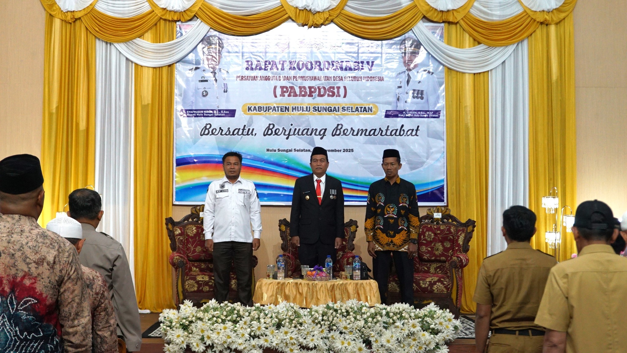 SINERGI MEMBANGUN DESA, BUPATI HSS BUKA RAKOR PABPDSI BERTEMA “BERSATU, BERJUANG, BERMARTABAT”