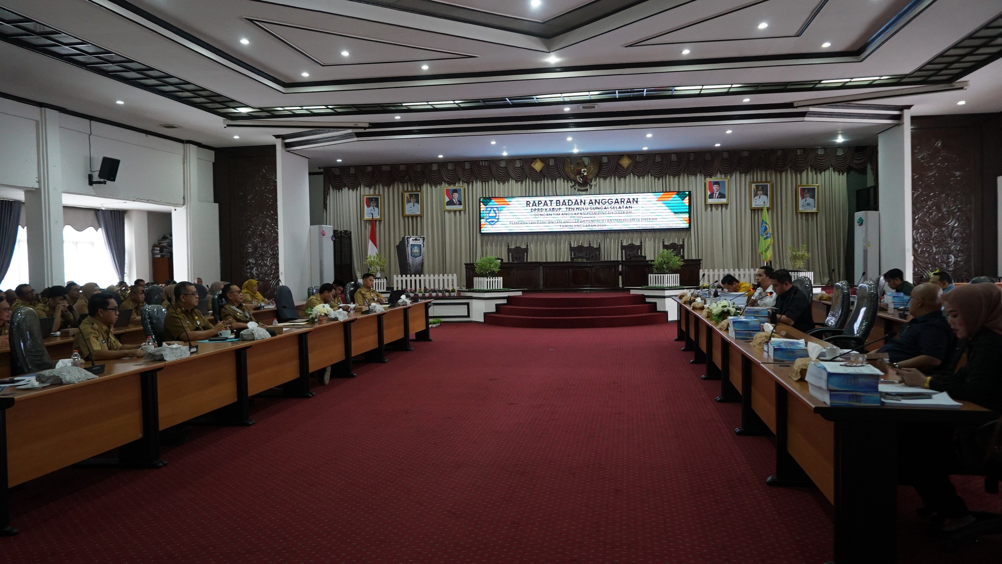 SEKDA KAB. HSS KEMBALI HADIRI RAPAT KERJA BANGGAR DPRD BERSAMA TAPD KABUPATEN HSS