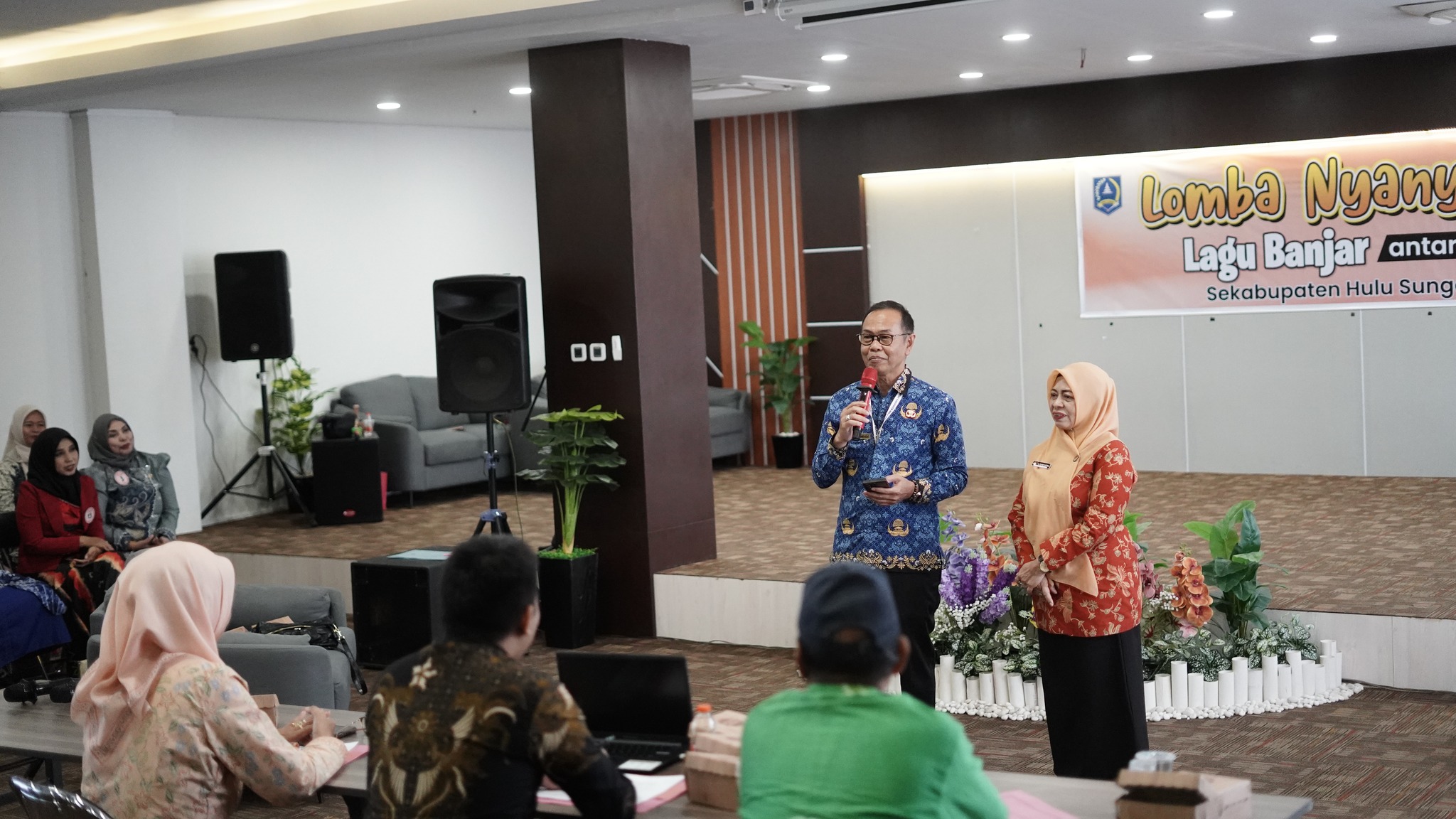 SEKDA HSS BERIKAN DUKUNGAN KEPADA PESERTA LOMBA NYANYI SOLO LAGU BANJAR DWP KABUPATEN HSS