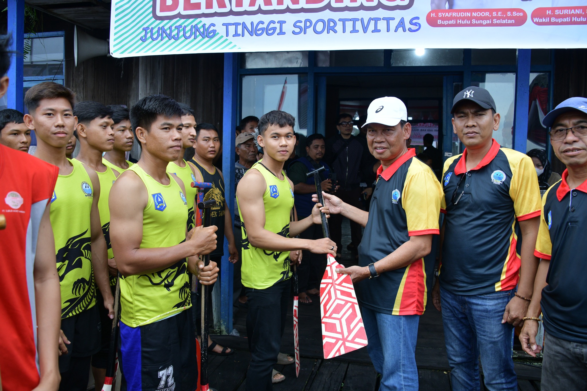 KEJUARAAN PERAHU NAGA RESMI DIBUKA, MERIAHKAN HARI JADI KE-75 KABUPATEN HSS