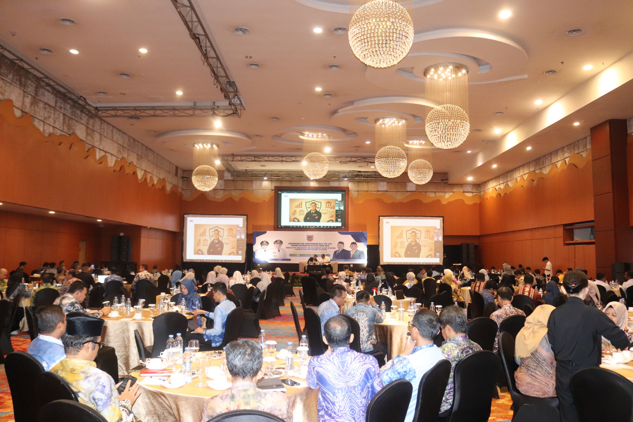 PEMPROV KALSEL GELAR RAKORWASDA 2025, WABUP HSS SIMAK PENYUSUNAN PETA PENGAWASAN TAHUN 2026