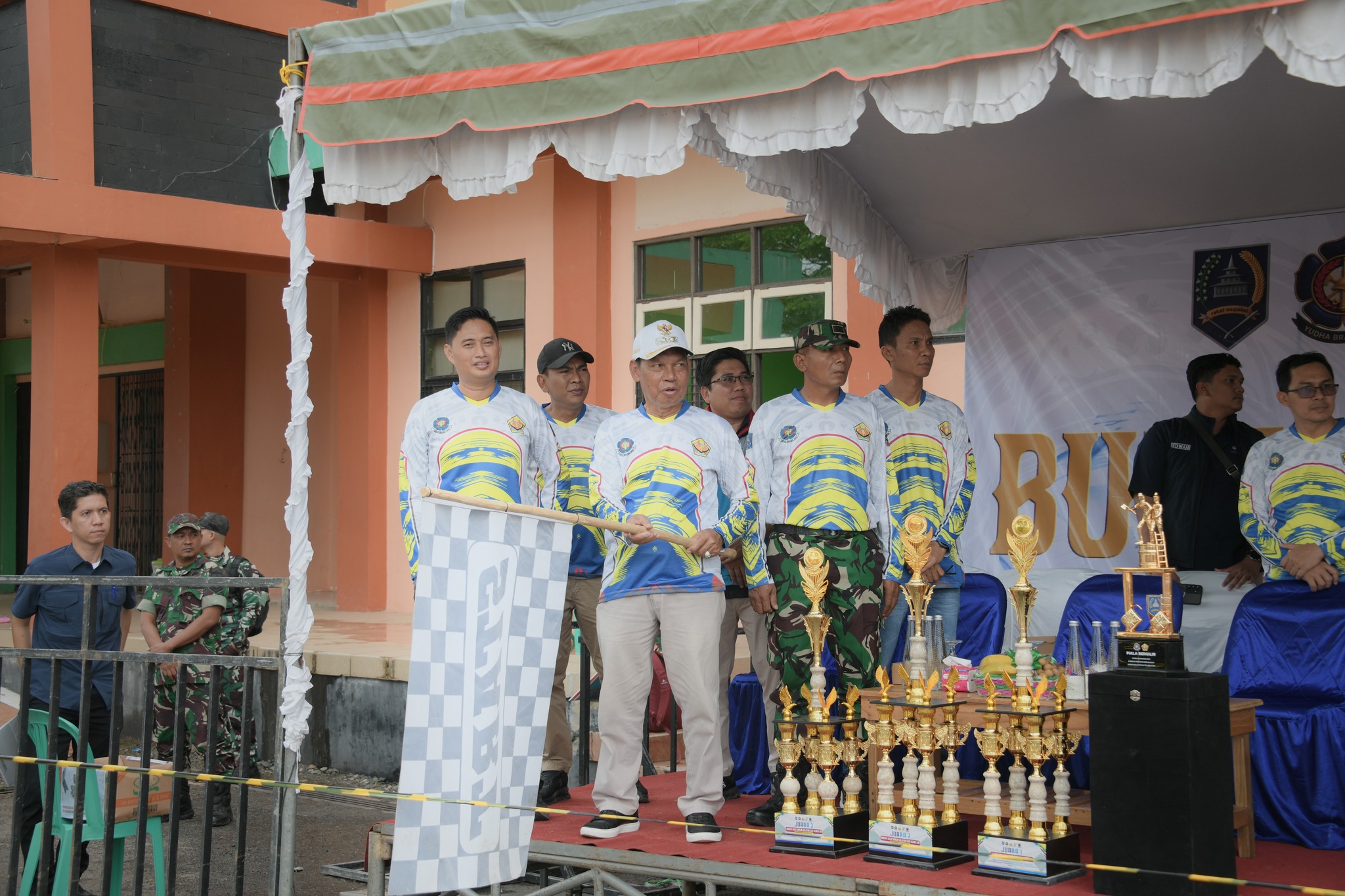 WABUP HSS BUKA LOMBA KETANGKASAN PEMADAM KEBAKARAN BUPATI HSS CUP 2025