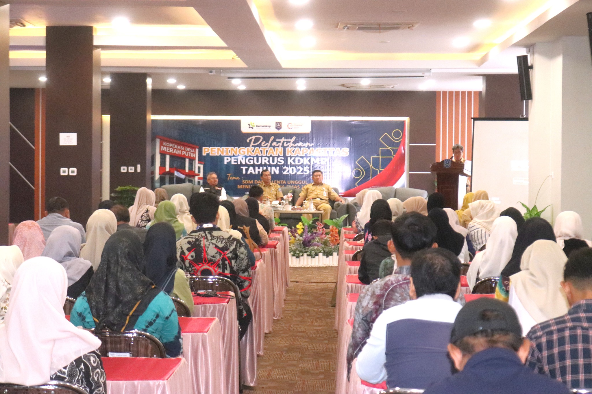 PEMKAB HSS GELAR PELATIHAN TINGKATKAN KAPASITAS PENGURUS KOPERASI SEBAGAI PILAR EKONOMI RAKYAT