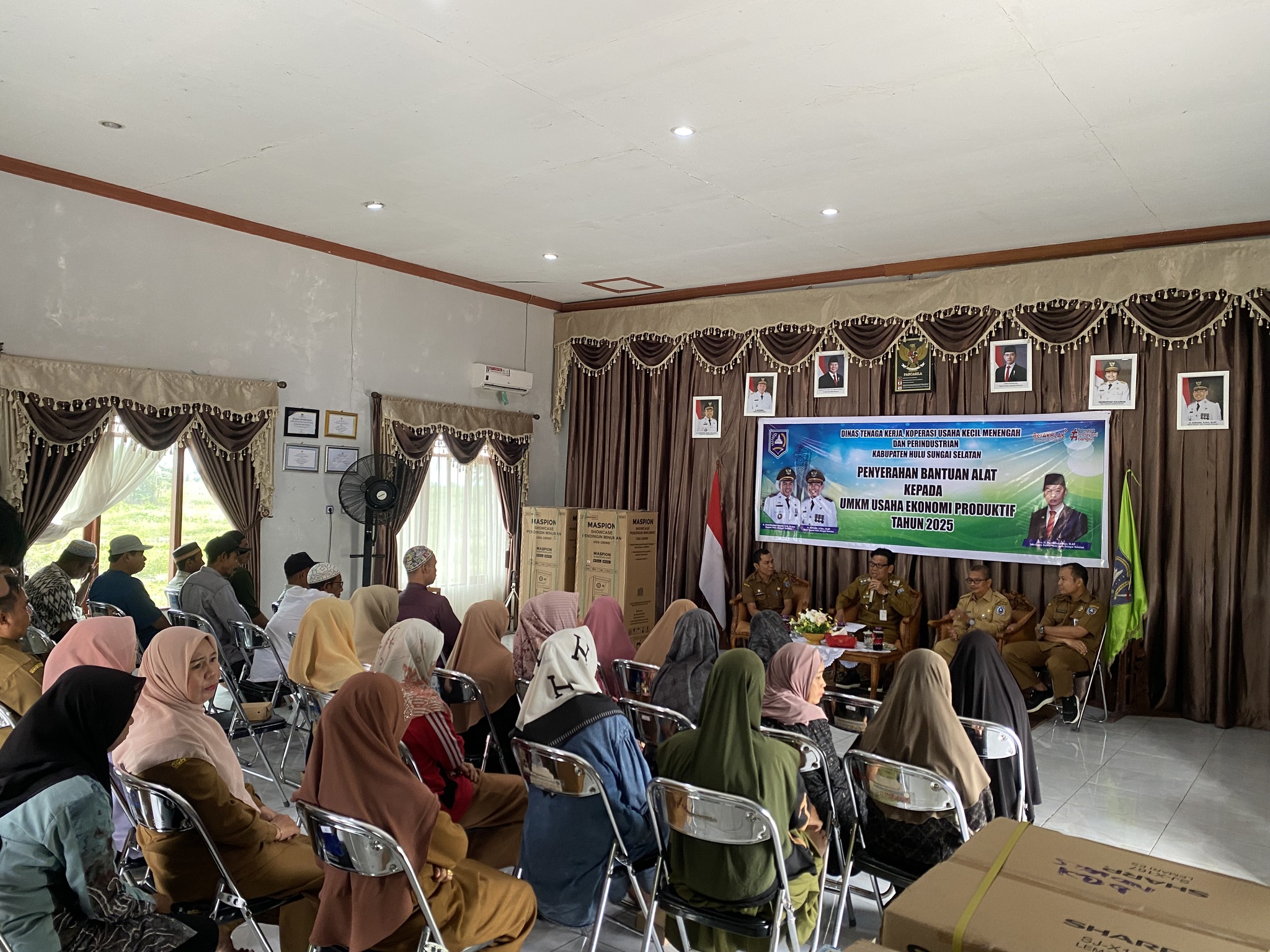 PEMKAB HSS SALURKAN BANTUAN ALAT USAHA UNTUK UMKM, DORONG EKONOMI RAKYAT LEBIH MANDIRI