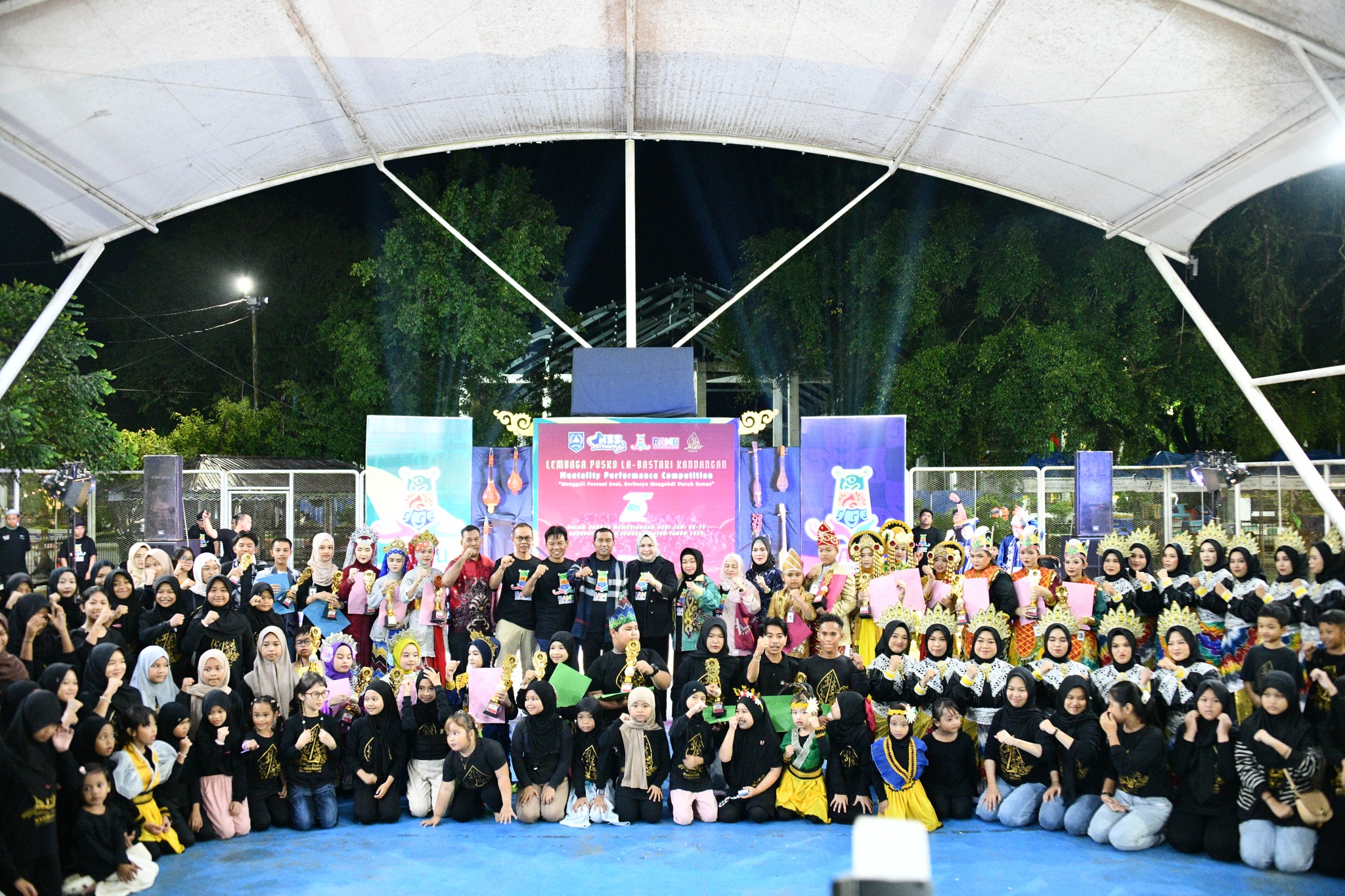 BUPATI HSS BUKA MENTALITY PERFORMANCE, RAMU ART FESTIVAL 2025 PERKUAT KARAKTER LEWAT SENI