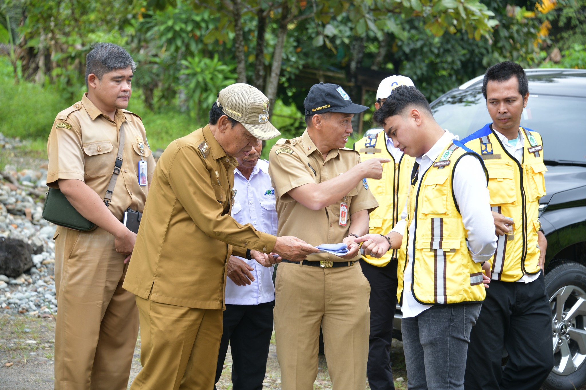 WAKIL BUPATI HSS TINJAU LOKASI RENCANA PEMBANGUNAN SEKOLAH RAKYAT
