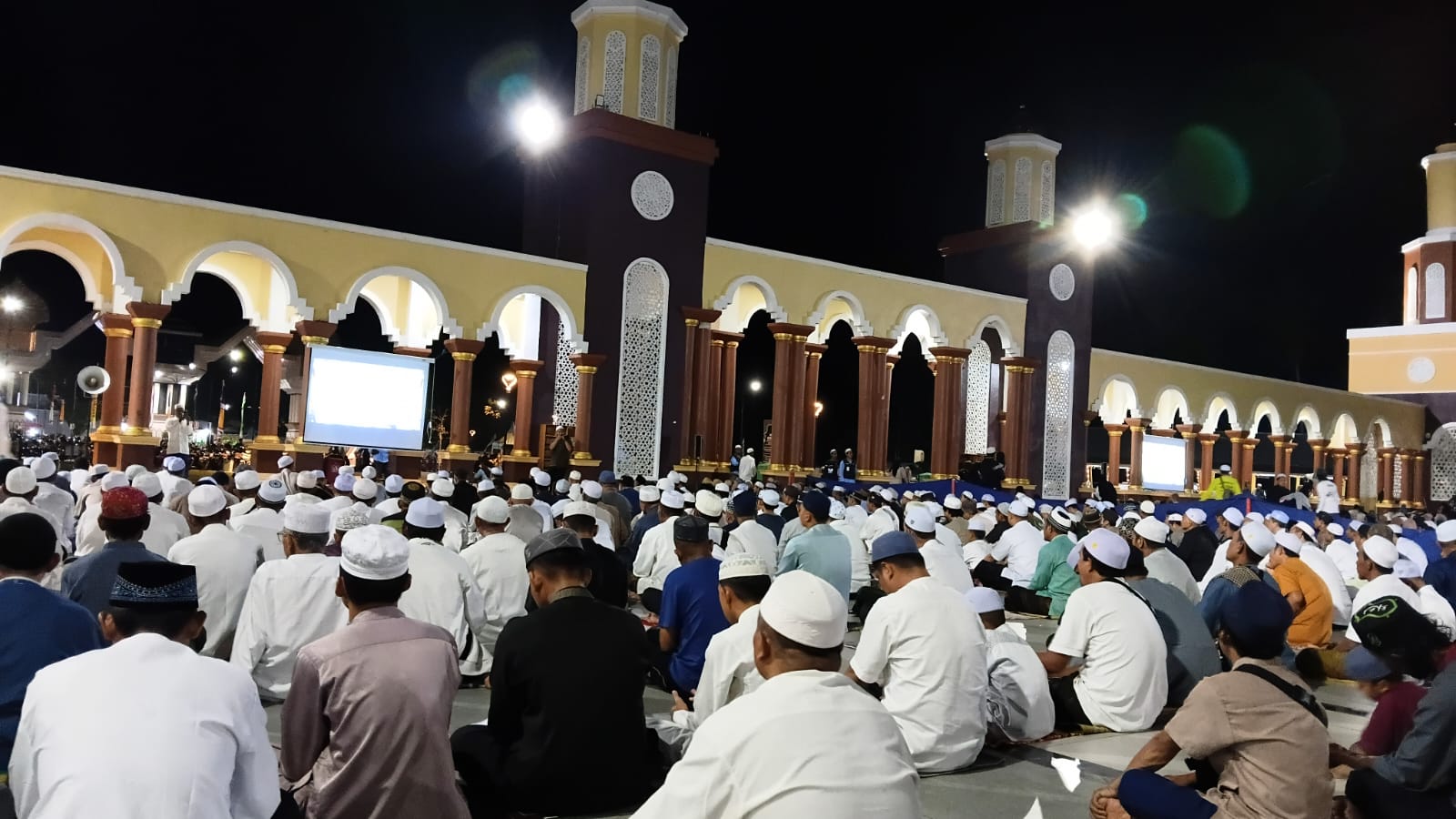 PEMKAB HSS FASILITASI ACARA PUNCAK MOMEN 5 RAJAB DI KAWASAN ISLAMIC CENTER