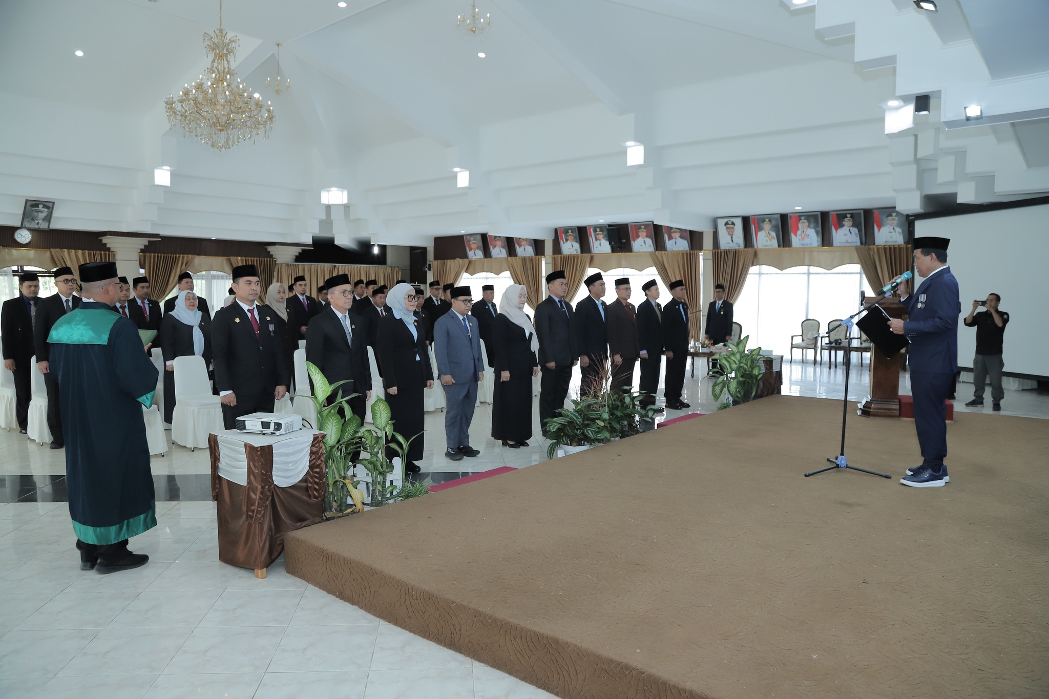 9 PEJABAT TINGGI PRATAMA DIKUKUHKAN, BUPATI HSS TEGASKAN TIDAK ADA JUAL BELI JABATAN