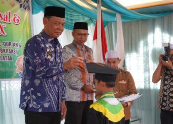 DUKUNG PENDIDIKAN QUR’ANI, WAKIL BUPATI HSS HADIRI WISUDA TK/TPA BKPAKSI