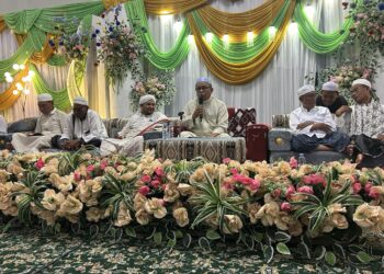 WABUP HSS HADIRI PERINGATAN ISRA MI’RAJ NABI MUHAMMAD SAW DAN HAUL KE-21 ABAH GURU SEKUMPUL DI MASJID JAMI IBRAHIM NAGARA DAHA