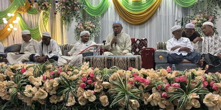 WABUP HSS HADIRI PERINGATAN ISRA MI’RAJ NABI MUHAMMAD SAW DAN HAUL KE-21 ABAH GURU SEKUMPUL DI MASJID JAMI IBRAHIM NAGARA DAHA