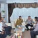 PERERAT SINERGI, BUPATI HSS TERIMA KUNJUNGAN SILATURAHMI KAPOLRES BARU DI RUANG KERJA