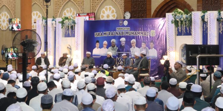 PERINGATAN ISRA MI’RAJ DI ISLAMIC CENTER KANDANGAN DIWARNAI PERESMIAN MAJLIS “BASAYANGAN” DAN TALKSHOW AGAMA KEKINIAN