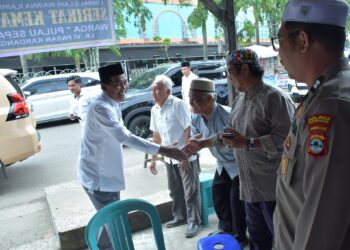 BUPATI HSS BERSAMA BERTAKZIAH KE RUMAH DUKA ALMARMUHAM HJ. YUSTINAH BINTI H. YUSHAK