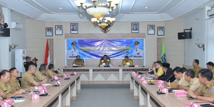 PEMERINTAH KABUPATEN HSS PERKUAT STRATEGI PEMBANGUNAN MELALUI SINERGI TIM PAKAR DAN EVALUASI PELAYANAN PUBLIK