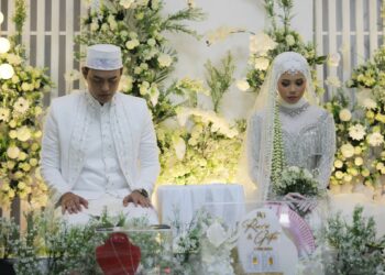 PERNIKAHAN PUTERI SEKDA HSS DIHADIRI PULUHAN ULAMA DAN TOKOH MASYARAKAT, BUPATI DIDAULAT MENJADI SAKSI