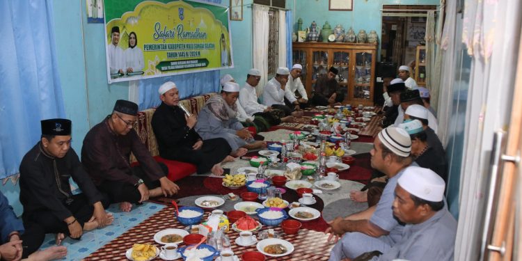 RAIH RAHMAT DI BULAN PENUH BERKAH, PEMKAB HSS KEMBALI GELAR SAHUR BERSAMA SAFARI RAMADHAN 1445 H