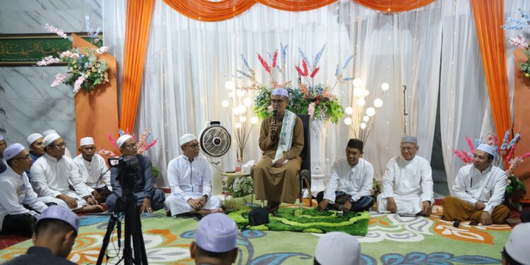 SEKDA HSS HADIRI PERINGATAN ISRA MI’RAJ DAN HAUL ABAH GURU SEKUMPUL DI MASJID QUBA AMAWANG KANAN